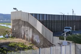 Bức tường biên giới Mỹ- Mexico tại San Ysidro, California, Mỹ ngày 25/1. (Nguồn: AFP/TTXVN)