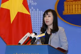 Người phát ngôn Bộ Ngoại giao Lê Thị Thu Hằng chủ trì buổi họp báo chiều 25/5. (Ảnh: Văn Điệp/TTXVN)