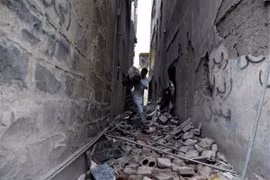 Cảnh đổ nát sau các cuộc không kích tại thủ đô Sanaa, Yemen. (Nguồn: THX/TTXVN)