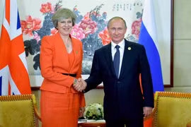 Tổng thống Vladimir Putin và Thủ tướng Anh Theresa May tại cuộc gặp năm 2017. (Nguồn: Getty Images)