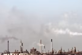 Bộ trưởng Dầu mỏ Iraq: Giá dầu thế giới đã chạm đáy