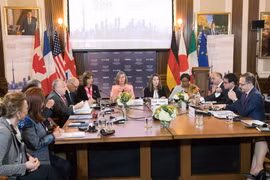 Các Ngoại trưởng Nhóm G7 thảo luận tại hội nghị ở Toronto, Canada. (Nguồn: AFP/TTXVN)