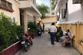 Khánh Hòa: Một bé trai 2 tuổi tử vong khi gửi ở nhà trẻ tự phát 
