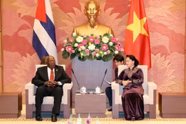 Chủ tịch Quốc hội Nguyễn Thị Kim Ngân tiếp ông Salvador Valdés Mesa, Ủy viên Bộ Chính trị Đảng Cộng sản Cuba, Phó Chủ tịch thứ nhất Hội đồng Nhà nước và Hội đồng Bộ trưởng Cuba đang ở thăm Việt Nam. (Ảnh: Trọng Đức/TTXVN)