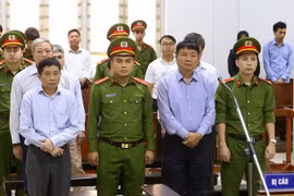 Bị cáo Đinh La Thăng cùng 6 đồng phạm trong vụ án nghe Tòa tuyên án. (Ảnh: Doãn Tấn/TTXVN)