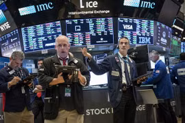 Hoạt động giao dịch chứng khoán ở sàn giao dịch New York, ngày 21/5. (Nguồn: Reuters) 