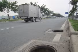 Bắt quả tang hai đối tượng trộm nắp cống tại thành phố Biên Hòa
