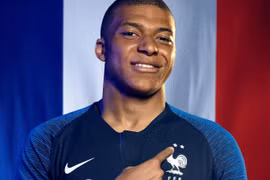 Kylian Mbappe mặc chiếc áo có hình 2 ngôi sao. (Nguồn: Nike)