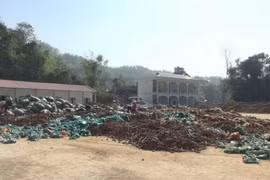 Phía trong Nhà máy chế biến tinh bột sắn Của công ty cổ phần tinh bột Hồng Diệp- Điện Biên. (Ảnh: Xuân Tiến/TTXVN)