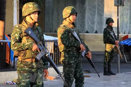 Binh sỹ Thái Lan gác tại thủ đô Bangkok. (Nguồn: THX/TTXVN)