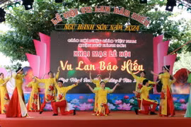Biểu diễn nghệ thuật tại chương trình. (Ảnh: Trần Lê Lâm/TTXVN)