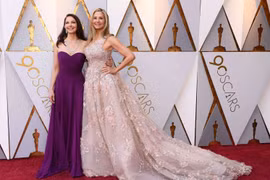 Ashley Judd và Mira Sorvino. (Nguồn: REX)