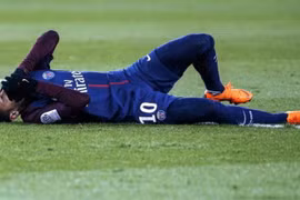 Neymar đau đớn khi dính chấn thương. (Nguồn: Getty)