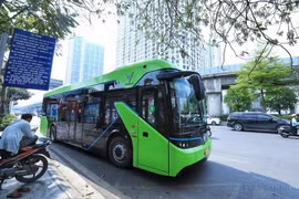 Thực hiện Chương trình hành động về chuyển đổi năng lượng xanh, giảm phát thải khí carbon và khí methane của ngành giao thông vận tải, Hà Nội đưa vào vận hành xe buýt điện chạy bằng 100% năng lượng điện, hoàn toàn không phát thải, không có mùi gây say xe 