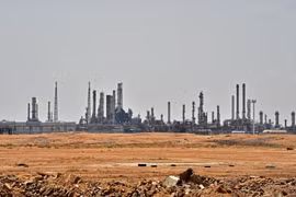 Nhà máy lọc dầu Aramco ở gần khu vực al-Khurj, phía nam thủ đô Riyadh của Saudi Arabia ngày 15/9/2019. (Ảnh: AFP/TTXVN)