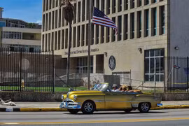 Quang cảnh bên ngoài Đại sứ quán Mỹ tại La Habana, Cuba. (Nguồn: AFP/TTXVN)