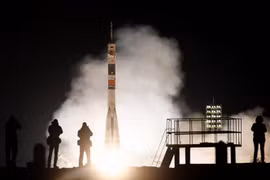 Tên lửa đẩy mang theo tàu vũ trụ Soyuz MS-12 của Nga rời bệ phóng tại bãi phóng Baikonur Cosmodrome ở Kazakhstan, ngày 14/3/2019. (Ảnh: AFP/TTXVN)