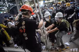 Những người biểu tình Hong Kong. (Ảnh: AFP/TTXVN)