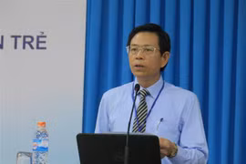 Giáo sư-tiến sỹ Tạ Ngọc Đôn, Vụ trưởng Vụ Khoa học công nghệ và môi trường, Bộ Giáo dục và Đào tạo phát biểu tại hội thảo. (Ảnh: Phan Thị Sáu/TTXVN)