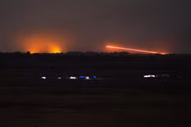 Các vụ nổ ở Syria được cho là do tên lửa của Israel phóng xuống miền Nam Syria ngày 24/7/2018. (Ảnh: AFP/TTXVN)
