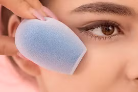 Bí quyết thoa lại kem chống nắng mà không làm xê dịch lớp nền