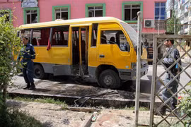Hiện trường một vụ đánh bom Afghanistan. (Ảnh: AFP/TTXVN)