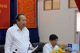 Phó Thủ tướng Thường trực Trương Hòa Bình phát biểu tại buổi làm việc với Cục Hải quan Thành phố Hồ Chí Minh. (Ảnh: Anh Tuấn/TTXVN)
