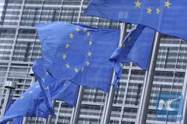 Cờ của Liên minh châu Âu tại trụ sở của EU ở Brussels của Bỉ. (Nguồn: Xinhua)