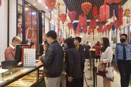 Giao dịch vàng tại Phú Quý. (Ảnh: PV/Vietnam+)