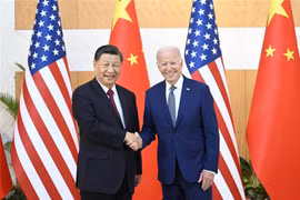 Chủ tịch Trung Quốc Tập Cận Bình (trái) và Tổng thống Mỹ Joe Biden trong cuộc gặp trước thềm Hội nghị thượng đỉnh G20 ở Bali, Indonesia, ngày 14/11/2022. (Ảnh: THX/TTXVN)