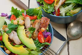 Chế độ ăn low-carb có thể giảm tuổi thọ của người trung niên. (Nguồn: WebMD)