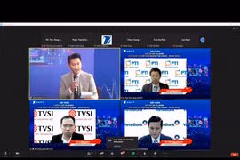 ác diễn giả đã cùng chia sẻ về những khó khăn khi triển khai chữ ký số cá nhân. (Ảnh chụp màn hình)