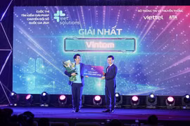 Giải Nhất trị giá 300 triệu đồng đã thuộc về đội Vintom. (Ảnh: Minh Sơn/Vietnam+)