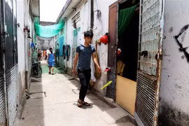 Một dãy trọ cho người lao động ở phường Hiệp Bình Phước, thành phố Thủ Đức. (Ảnh: Hồng Đạt/TTXVN)