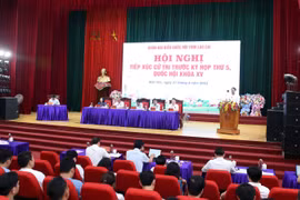 Quang cảnh buổi tiếp xúc cử tri. (Ảnh: Quốc Khánh/TTXVN)