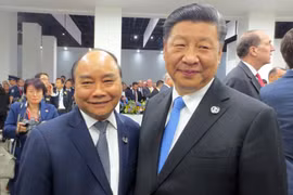 Thủ tướng Nguyễn Xuân Phúc gặp Chủ tịch Ủy ban Châu Âu Jean-Claude Junker. (Ảnh: TTXVN)
