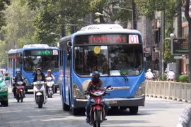 Xe buýt sử dụng nhiên liệu sạch. (Ảnh: Hoàng Hải/TTXVN)