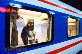 Không gian nội thất sang trọng, dịch vụ tiêu chuẩn là những gì đoàn tàu ‘5 sao’ cung cấp cho hành khách. (Ảnh: Minh Sơn/Vietnam+)