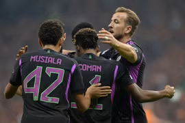 Champions League: Bayern đặt 1 chân vào vòng 1/8, M.U thắng nghẹt thở