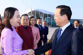[Photo] Chủ tịch nước lên đường dự Diễn đàn 'Vành đai và Con đường'