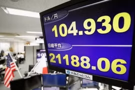 Bảng tỷ giá chứng khoán tại thủ đô Tokyo, Nhật Bản. (Nguồn: Kyodo/TTXVN)