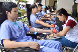 Các tình nguyện viên tham gia hiến máu. Ảnh minh họa. (Nguồn: TTXVN)