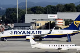 Máy bay của Hãng hàng không Ireland Ryanair tại sân bay ở Valencia, Tây Ban Nha ngày 25/7. (Ảnh: AFP/TTXVN)