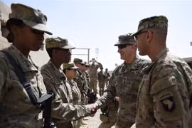 Binh sỹ Mỹ làm nhiệm vụ tại Lashkar Gah, tỉnh Helmand, Afghanistan. (Ảnh: AFP/TTXVN)