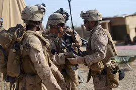 Binh sỹ Mỹ tuần tra tại khu vực Sangin, Afghanistan, ngày 12/6/2012. (Ảnh: AFP/TTXVN)