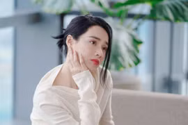 'Song song,' '1990' của Nhã Phương sẽ cùng ra mắt trong tháng Tư. (Ảnh: Nhà phát hành)