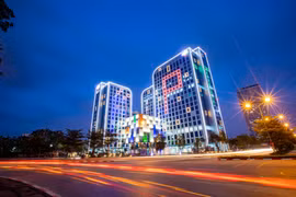 Sau hơn 3 năm 3 tháng kể từ ngày khởi công, Tổ hợp toà nhà FPT Tower đã chính thức được hoàn thiện. (Ảnh: Minh Sơn/Vietnam+)
