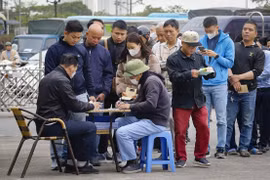 Hà Nội: Trung tâm đăng kiểm hoạt động hết công suất phục vụ người dân