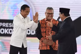 Tổng thống đương nhiệm Joko Widodo và ứng viên Prabowo Subianto. (Nguồn: tempo.co)