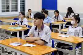 Thí sinh trong phòng thi tại điểm thi Trường THPT Lê Quý Đôn, quận 3, Thành phố Hồ Chí Minh. (Ảnh: Hồng Giang/TTXVN)